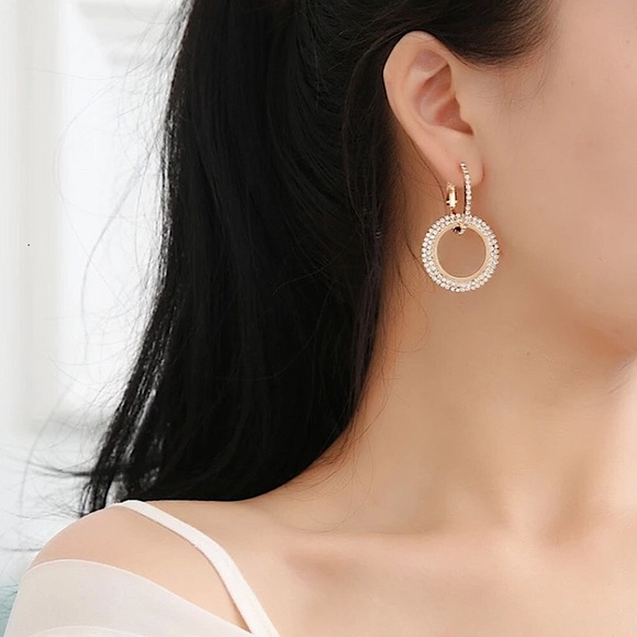 ⚜️[𝟯/$𝟮𝟴]⚜️Golden Crystal Circle Earrings NEW - Picture 4 of 8